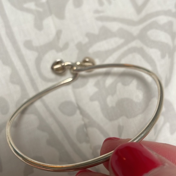 Tiffany & Co Vintage Interlocking Hearts Bangle - Picture 9 of 12